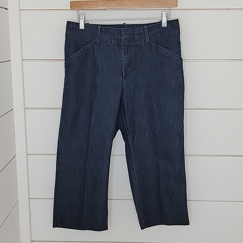 LEE size 6 petite "just below the waist" cropped denim blue jeans